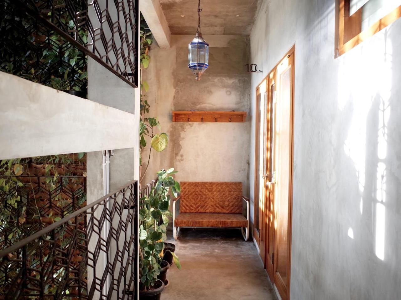 Pawon Cokelat Guesthouse Jogyakarta Zewnętrze zdjęcie